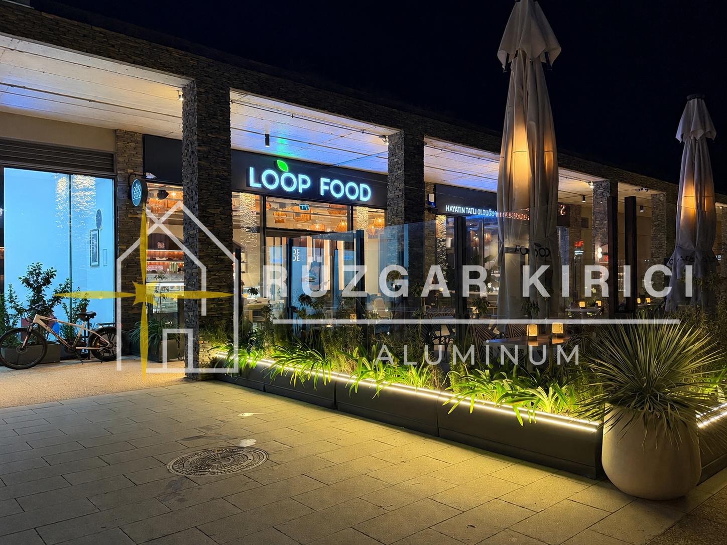 Wind Breaker Glass Solutions for Cafe and Restaurant Terraces