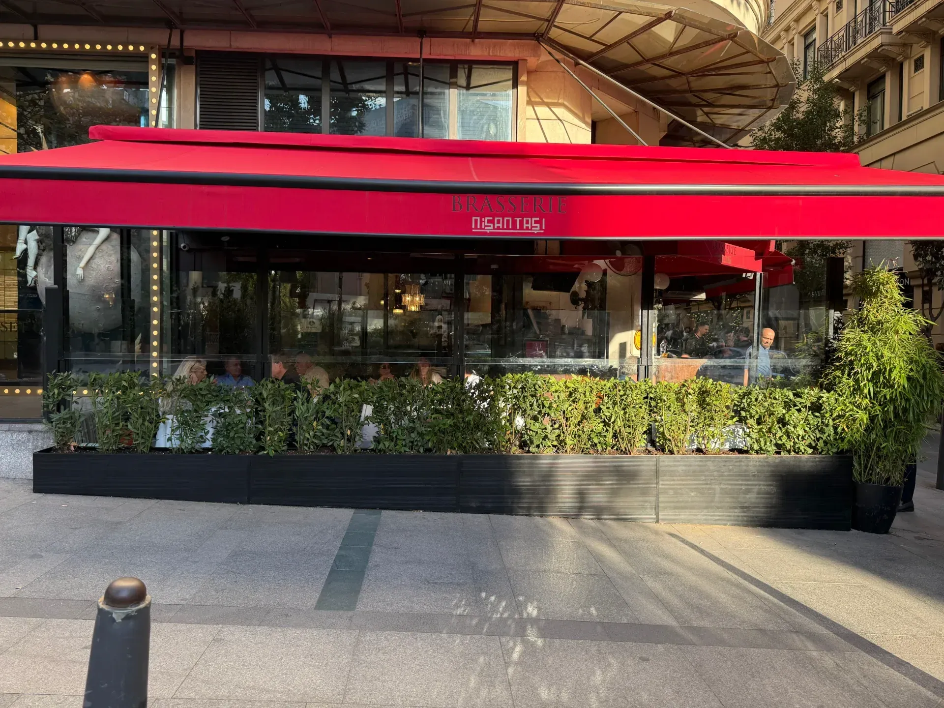 Flaches Pflanzkasten‑Windschutzglas — Kit‑Linie · 02