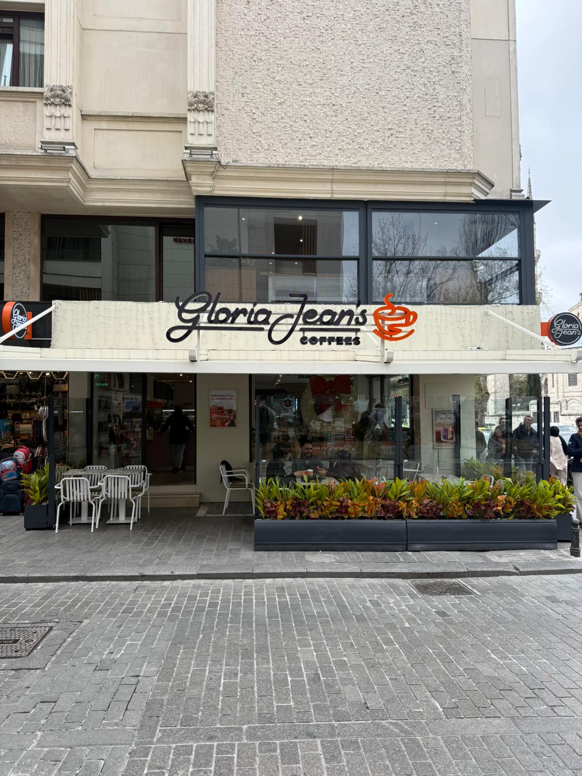 Windschutzglas mit Pflanzkasten und LED — Kit‑Linie · 17